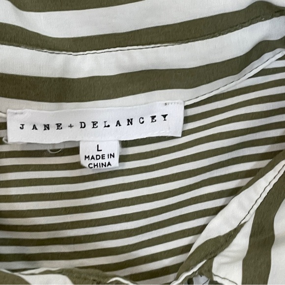 Jane and Delancey Women’s Striped Button Down Size Large - Picture 8 of 10